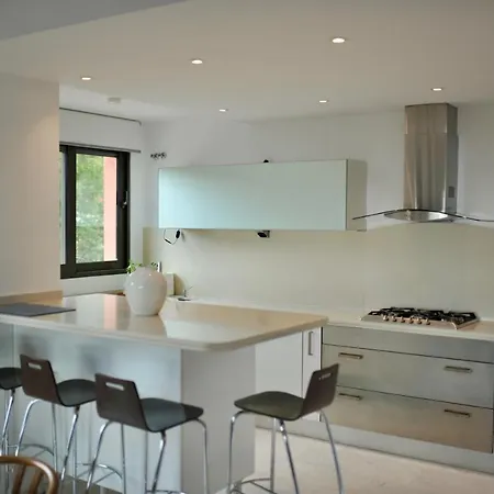 Bright In The Hills Of Elviria Apartment