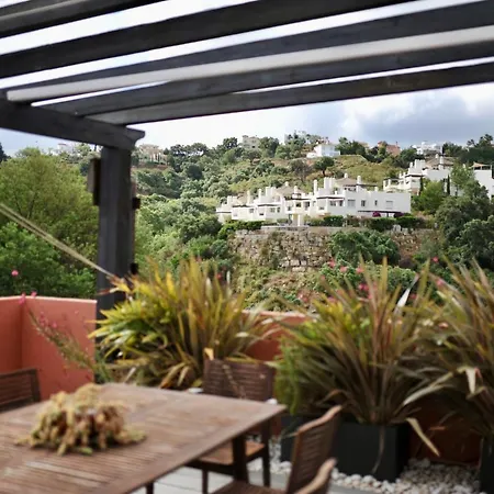 Bright In The Hills Of Elviria Apartment Malaga